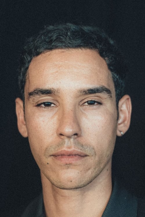 Porträt von Adam Bessa