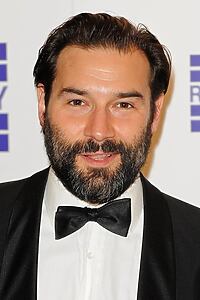 Porträt von Adam Buxton