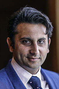 Porträt von Adar Poonawalla