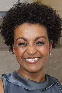 Porträt von Adjoa Andoh