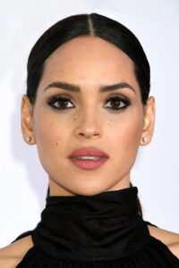 Porträt von Adria Arjona