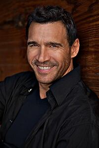 Porträt von Adrian Paul