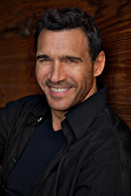 Porträt von Adrian Paul