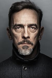 Porträt von Adrian Schiller