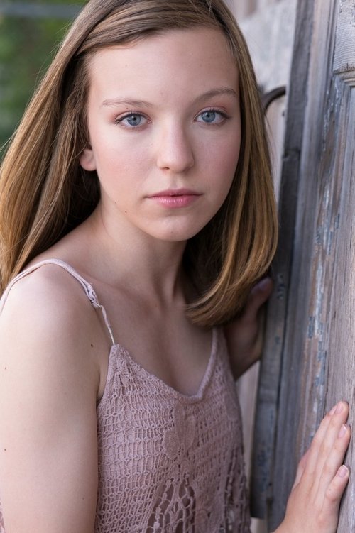 Porträt von Aislinn DeButch