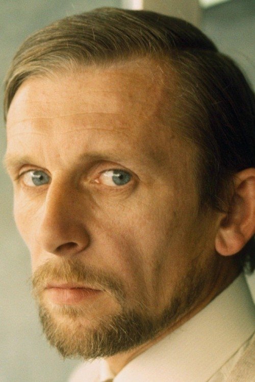 Porträt von Alan Dobie