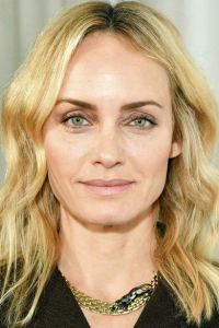 Porträt von Amber Valletta