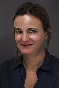 Porträt von Amy Hobby