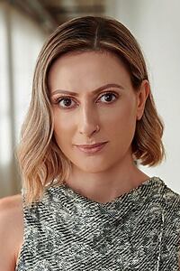 Porträt von Angela Russo-Otstot