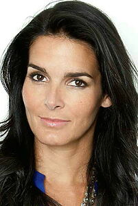 Porträt von Angie Harmon