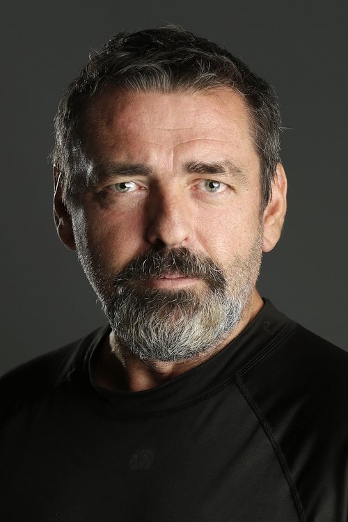 Porträt von Angus Macfadyen
