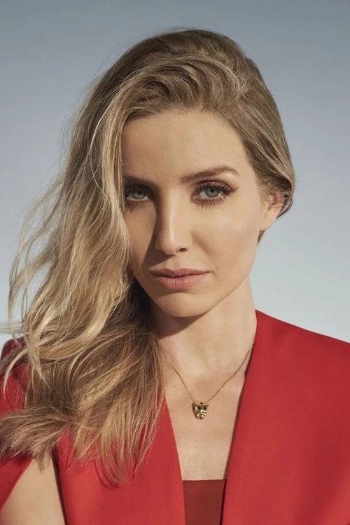 Porträt von Annabelle Wallis