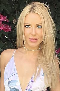 Porträt von Anya Benton