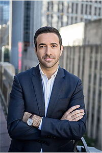 Porträt von Ari Melber