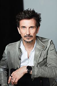 Porträt von Arnaud Tsamere