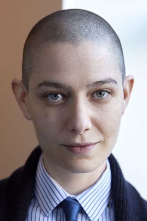 Porträt von Asia Kate Dillon