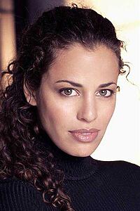 Porträt von Athena Karkanis