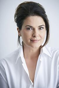 Porträt von Barbara Auer