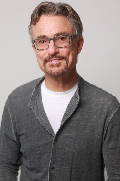 Porträt von Barry Josephson