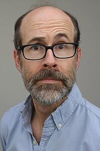 Porträt von Brian Huskey