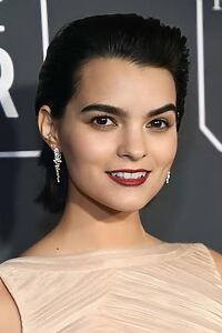 Porträt von Brianna Hildebrand