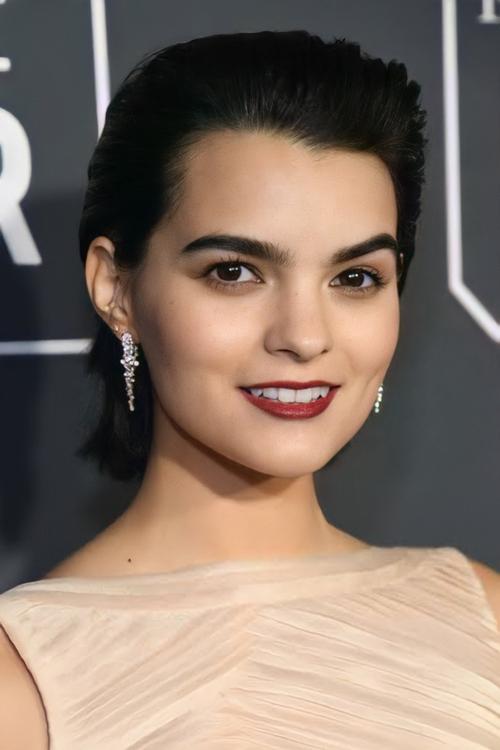 Porträt von Brianna Hildebrand