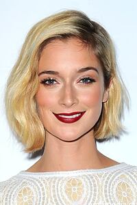 Porträt von Caitlin FitzGerald