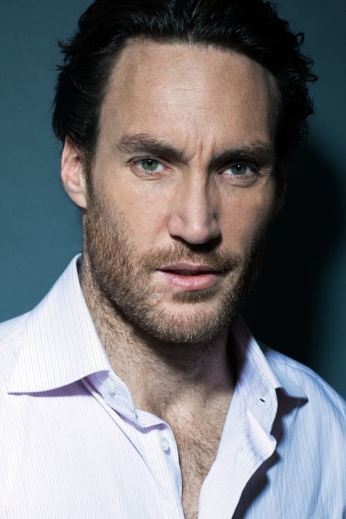 Porträt von Callan Mulvey