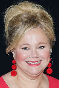 Porträt von Caroline Rhea