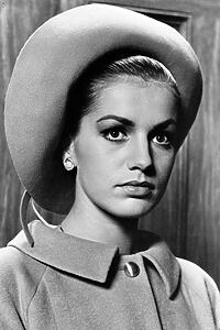 Porträt von Catherine Spaak
