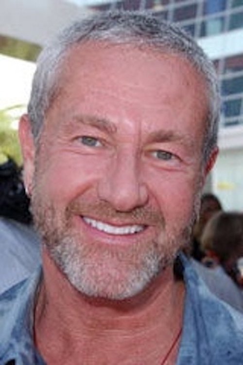 Porträt von Charlie Adler