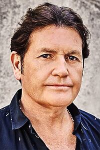 Porträt von Charlie Burchill