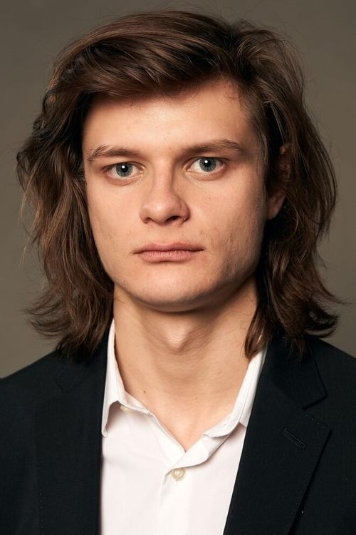 Porträt von Charlie Tahan
