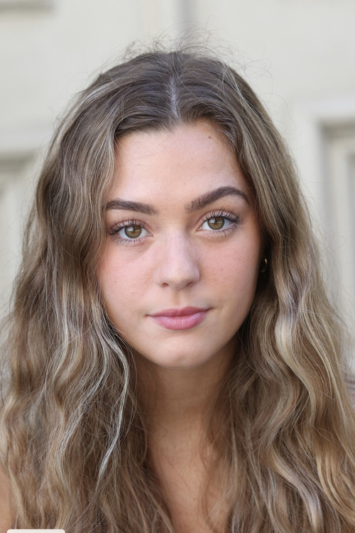 Porträt von Chloe Lang
