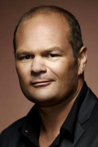 Porträt von Chris Bauer
