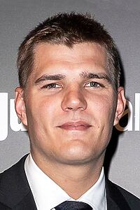Porträt von Chris Zylka