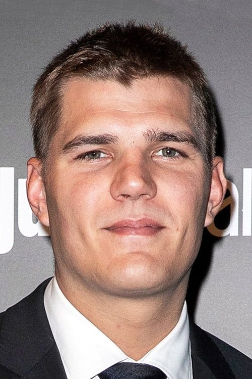 Porträt von Chris Zylka