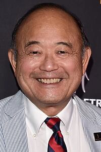 Porträt von Clyde Kusatsu