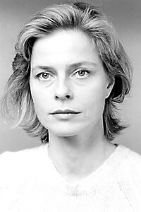 Porträt von Corinna Kirchhoff