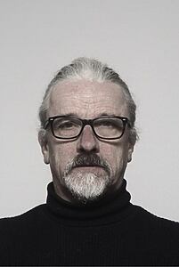 Porträt von Crispin Buxton
