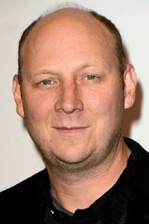 Porträt von Dan Bakkedahl