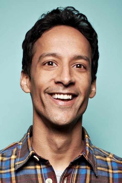 Porträt von Danny Pudi
