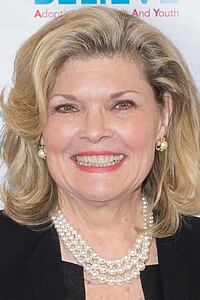 Porträt von Debra Monk
