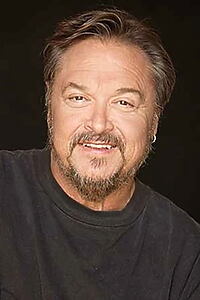 Porträt von Dennis Burkley