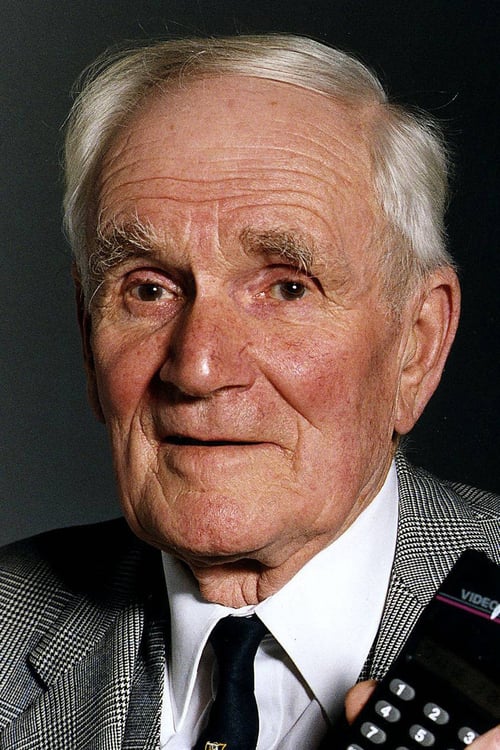 Porträt von Desmond Llewelyn