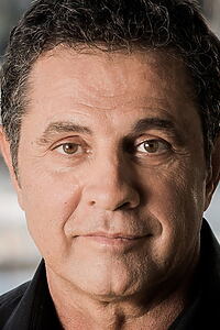 Porträt von Dimitri Logothetis