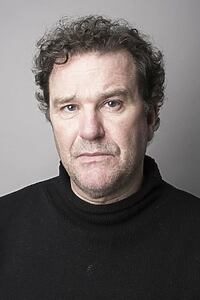 Porträt von Douglas Hodge