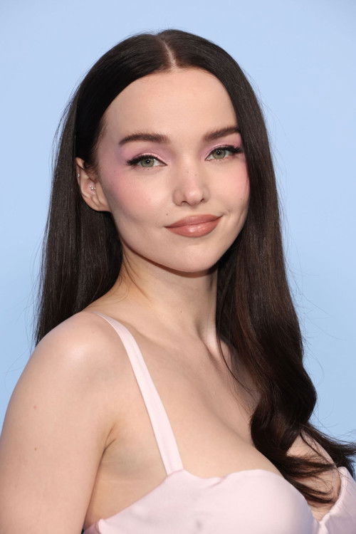 Porträt von Dove Cameron