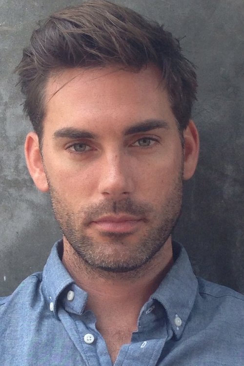 Porträt von Drew Fuller