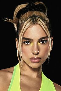 Porträt von Dua Lipa